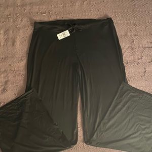 NWT Never Worn 2 pair of 32 Degrees Cool Sleepwear pants